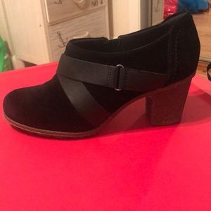 Clarks black suede bootie